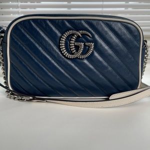 Gucci Mormont calfskin Matelasse Diagonal  Navy Blue Camera bag. Authentic.